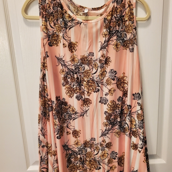 Tops - Women's tank top